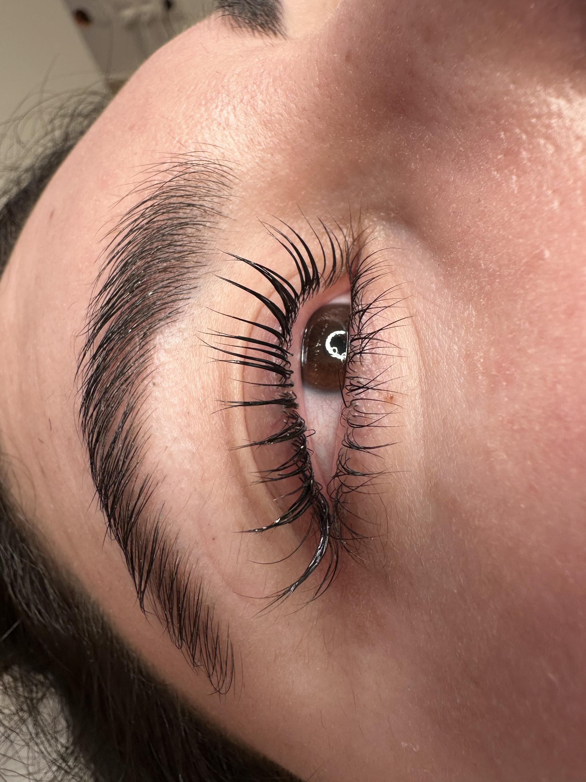 Wimpernbehandlung